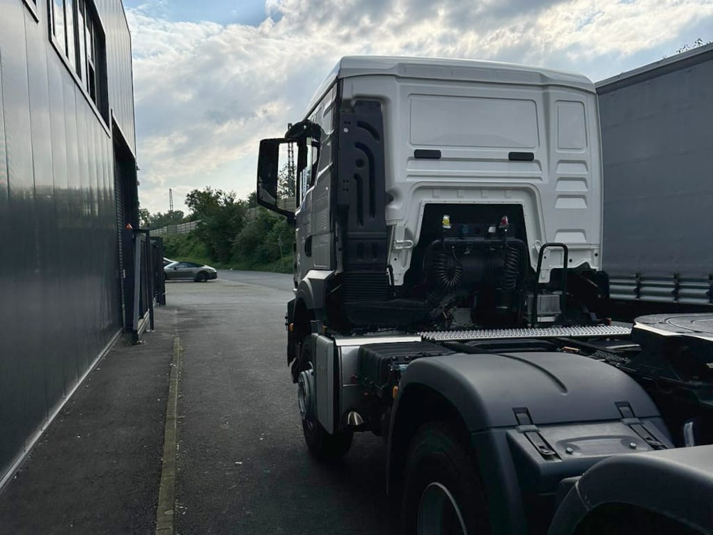 MAN - 33440 6x4